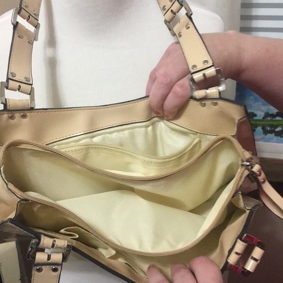 Vintage Unique Flesh toned Guess purse - Picture 3 of 8